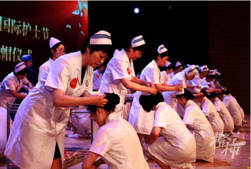 杭师大举行护士生授帽仪式累计已培养了26000多名护士